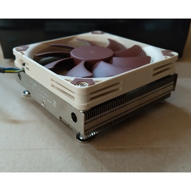 NOCTUA NH-L9i-17xx CPUクーラー LGA1700専用 スマホ/家電/カメラのPC/タブレット(PCパーツ)の商品写真