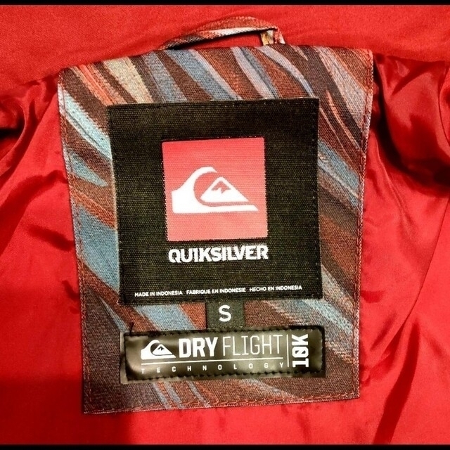 QUIKSILVER(クイックシルバー)の極美品スノーボードウェア使用回数1回上下セット スポーツ/アウトドアのスノーボード(ウエア/装備)の商品写真