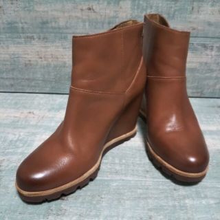 アグ(UGG)の超美品   UGG AMAL  アマル  レザーショートブーツ(ブーツ)