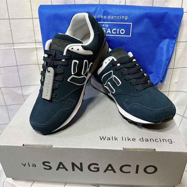 New Balance(ニューバランス)の25日まで限定★新品★viaSANGACIO 2023年福袋 にゅ　24cm レディースの靴/シューズ(スニーカー)の商品写真