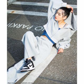 SPIRALGIRL✨エンボスロゴ SOX ダンボール ホワイト