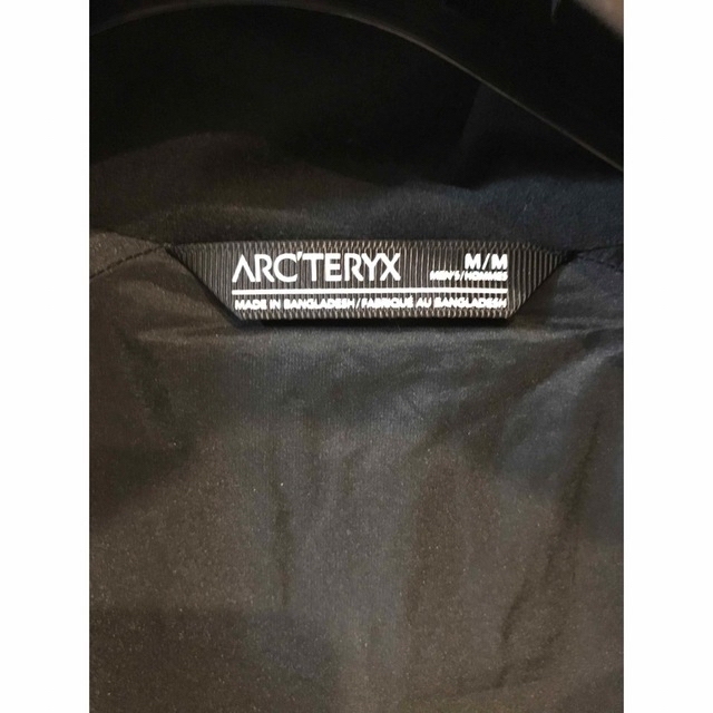 ARC'TERYX(アークテリクス)のAtom LT Jacket ブラック M アトム LT ジャケット 24109 メンズのジャケット/アウター(マウンテンパーカー)の商品写真