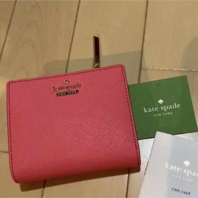 kate spade new york(ケイトスペードニューヨーク)のケイトスペード　二つ折り財布　財布　ピンク レディースのファッション小物(財布)の商品写真