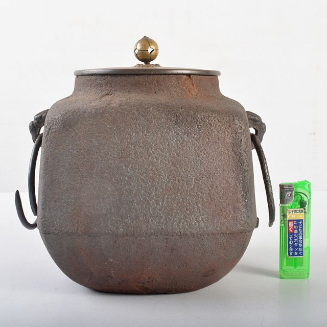 茶道具 釜師 角谷莎村作 万代屋釜 鉄釜 共布共箱 M R5282Bの通販 茶道具 釜師 角谷莎村作 万代屋釜 鉄釜 共布共箱 M R5282Bの通販