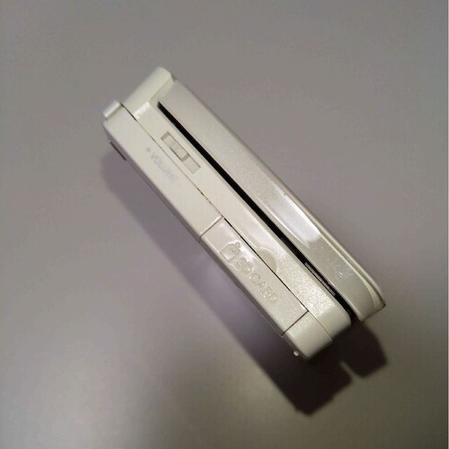 ニンテンドー3DS(ニンテンドー3DS)の任天堂３ＤＳ アイスホワイト エンタメ/ホビーのゲームソフト/ゲーム機本体(携帯用ゲーム機本体)の商品写真