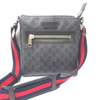 グッチ(Gucci)のグッチ ショルダーバッグ GGスプリーム スモール メッセンジャーバッグ 523599 ブラック系 メンズ GUCCI Ft578451 中古(メッセンジャーバッグ)