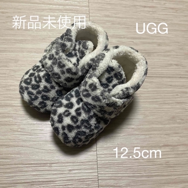 UGG(アグ)の新品未使用　UGG ベビーシューズ　12.5cm レオパード キッズ/ベビー/マタニティのベビー靴/シューズ(~14cm)(スニーカー)の商品写真