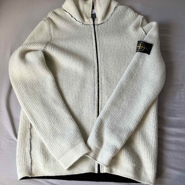 STONE ISLAND(ストーンアイランド)の限定値下げ　ストーンアイランド　ニット　パーカー メンズのトップス(ニット/セーター)の商品写真