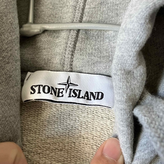 STONE ISLAND(ストーンアイランド)の年末年始期間限定値下げ　ストーンアイランド　パーカー メンズのトップス(パーカー)の商品写真