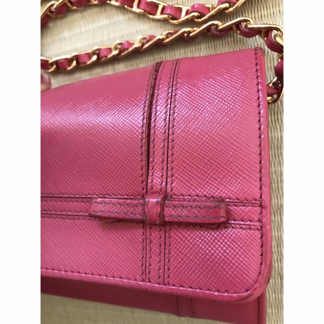PRADA(プラダ)のPRADA チェーン付きウォレット　長財布 レディースのファッション小物(財布)の商品写真