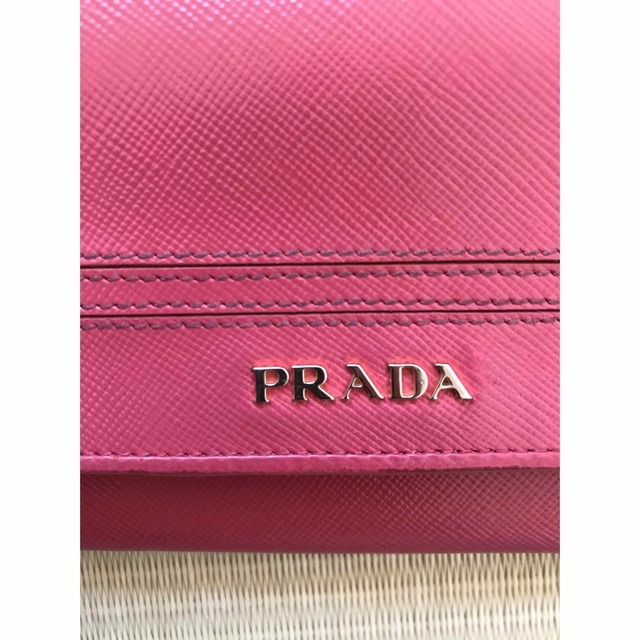 PRADA(プラダ)のPRADA チェーン付きウォレット　長財布 レディースのファッション小物(財布)の商品写真