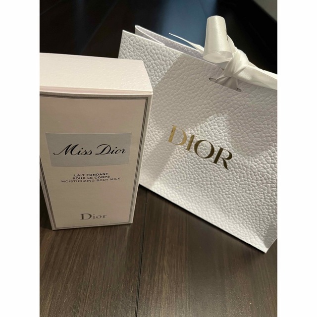 Dior(ディオール)のお値下げ中 ミスディオール　ボディークリーム コスメ/美容のボディケア(ボディクリーム)の商品写真
