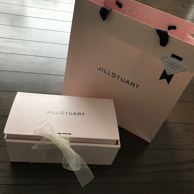 JILLSTUART(ジルスチュアート)のまい♡様　ボックス・ショッパーのセット レディースのバッグ(ショップ袋)の商品写真