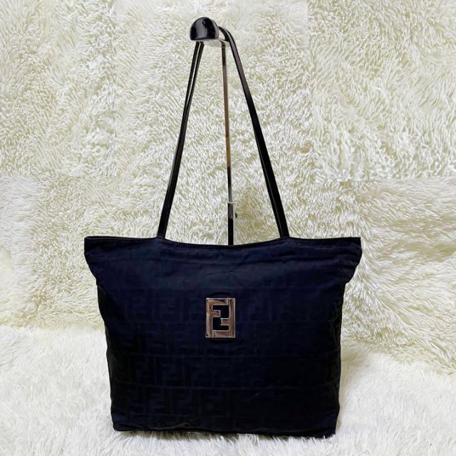 希少品✨ FENDI ハンドバッグ トートバッグ ズッカ柄 ブラック