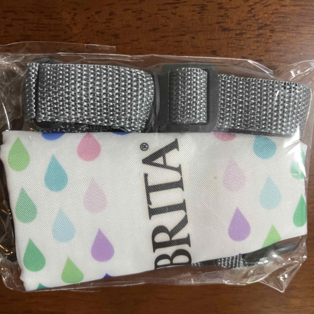 BRITA fill&go Active カートリッジ3個とカバー付き インテリア/住まい/日用品のキッチン/食器(浄水機)の商品写真