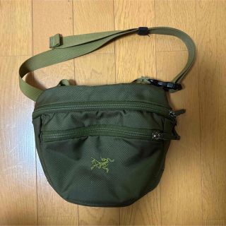 アークテリクス(ARC'TERYX)のアークテリクス マカ2 カーキ グリーン(ショルダーバッグ)