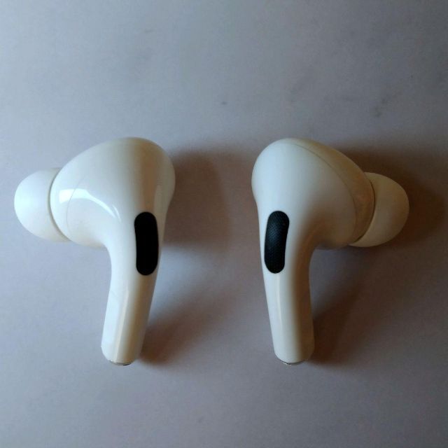 Apple(アップル)の【AirPods Pro】 MWP22J/A スマホ/家電/カメラのオーディオ機器(ヘッドフォン/イヤフォン)の商品写真