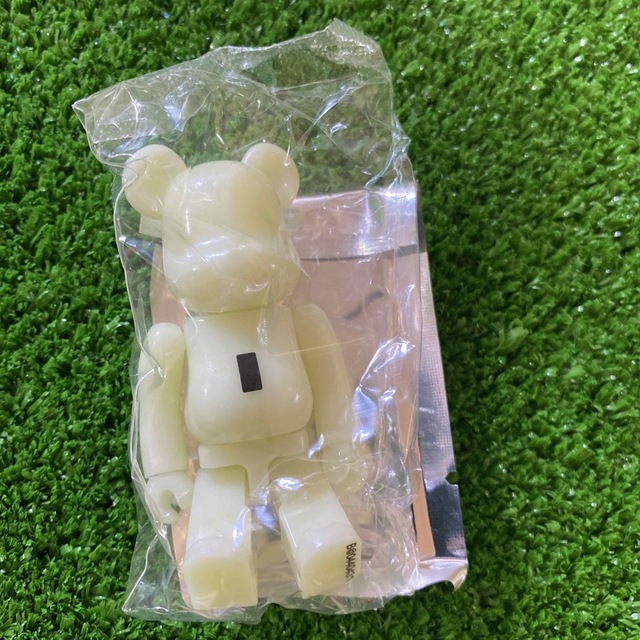 BE@RBRICK(ベアブリック)のBE@RBRICK SERIES44 BASIC ベーシック 【I】 100% エンタメ/ホビーのフィギュア(その他)の商品写真