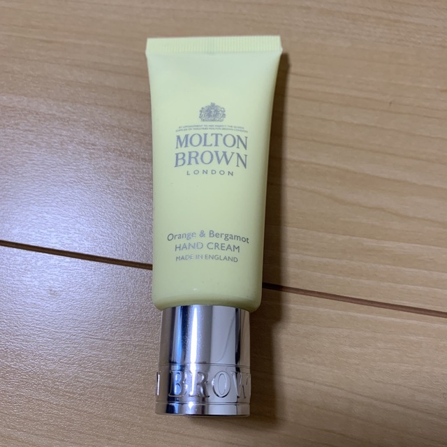 MOLTON BROWN(モルトンブラウン)のMOLTON BROWN オレンジ＆ベルガモット ハンドクリーム 40ml コスメ/美容のボディケア(ハンドクリーム)の商品写真