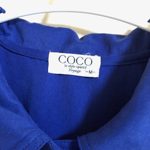 Coco(ココ)のボタン襟付き　長袖シャツ レディースのトップス(シャツ/ブラウス(長袖/七分))の商品写真