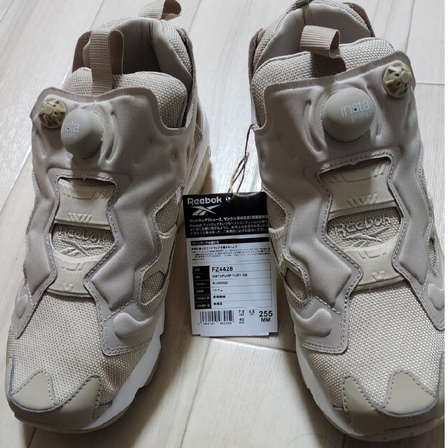 Reebok(リーボック)のINSTAPUMP FURY OG メンズの靴/シューズ(スニーカー)の商品写真