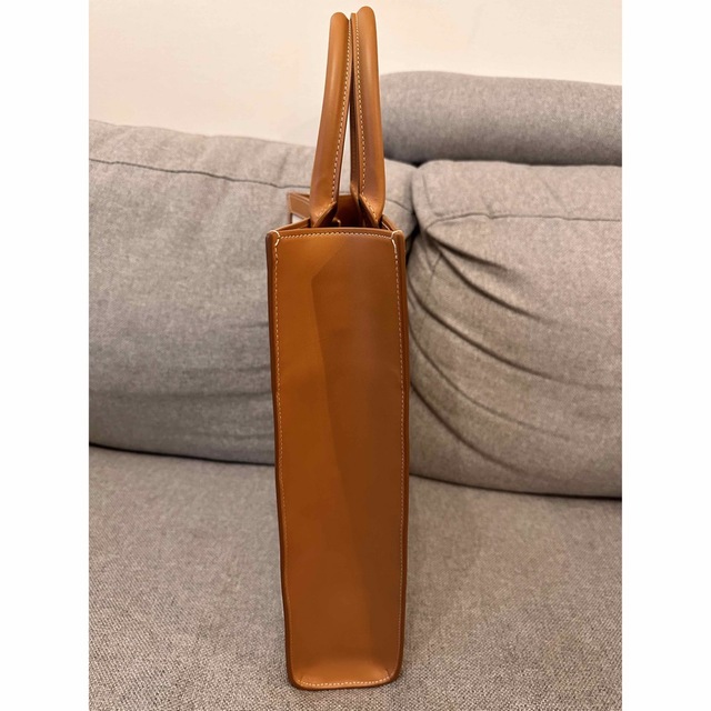 celine(セリーヌ)の35%OFF【新品・未使用】CELINE セリーヌ　スモールバーティカルカバ レディースのバッグ(ハンドバッグ)の商品写真