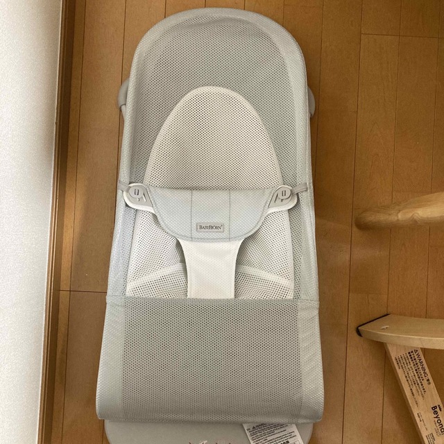 BABYBJORN(ベビービョルン)のバウンサー　バランスソフトAir シルバー　ベビービョルン キッズ/ベビー/マタニティの寝具/家具(その他)の商品写真