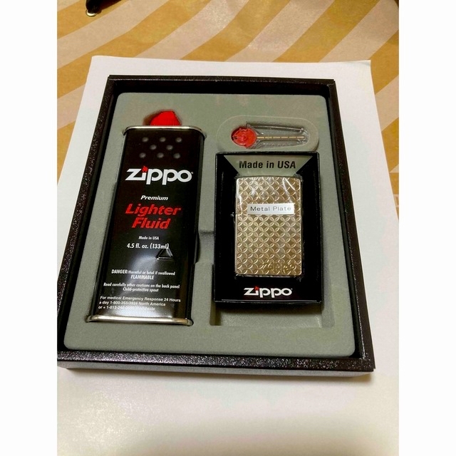 ZIPPO(ジッポー)のジッポ､オイルライター､新品､銀､プレゼントに最適！ メンズのファッション小物(タバコグッズ)の商品写真