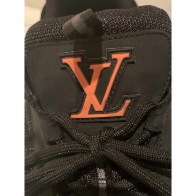 LOUIS VUITTON(ルイヴィトン)のヴィトン アビューライン スニーカー 7 メンズ ブラック×オレンジGO1220 メンズの靴/シューズ(スニーカー)の商品写真
