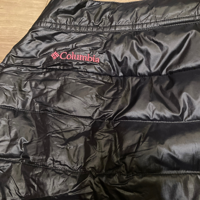 Columbia(コロンビア)のよし様専用　Columbia  インナーダウンラップスカート　腰巻き　アウトドア レディースのジャケット/アウター(ダウンジャケット)の商品写真