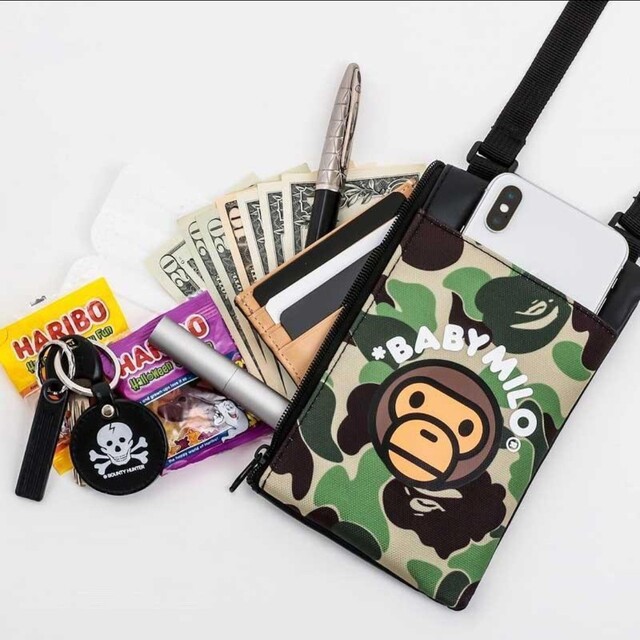 A BATHING APE(アベイシングエイプ)の新品・未開封☆A BATHING APE スマホポシェット ABCカモ グリーン レディースのバッグ(ショルダーバッグ)の商品写真