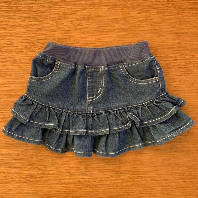 西松屋(ニシマツヤ)のデニムスカート　100 キッズ/ベビー/マタニティのキッズ服女の子用(90cm~)(スカート)の商品写真