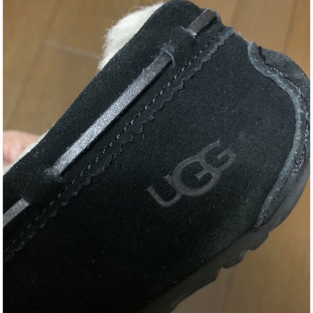 UGG(アグ)のUGG  黒　ダコタ　モカシン レディースの靴/シューズ(スリッポン/モカシン)の商品写真