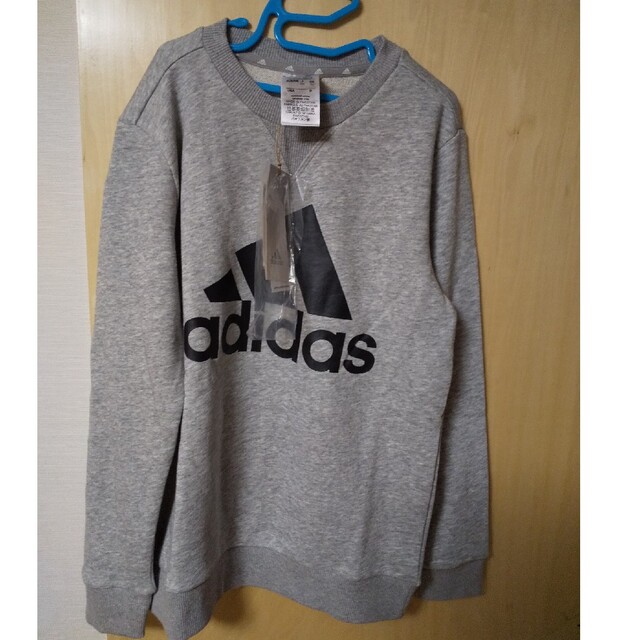 adidas(アディダス)の新品★アディダス　　　トレーナー キッズ/ベビー/マタニティのキッズ服男の子用(90cm~)(Tシャツ/カットソー)の商品写真