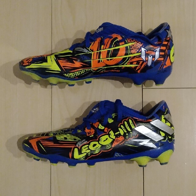 adidas(アディダス)のアディダス　メッシ　バルセロナ　スパイク　21.5 スポーツ/アウトドアのサッカー/フットサル(シューズ)の商品写真