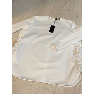 バーニーズニューヨーク(BARNEYS NEW YORK)のyokochan 新品未使用　サイドフリルシャツ(シャツ/ブラウス(長袖/七分))