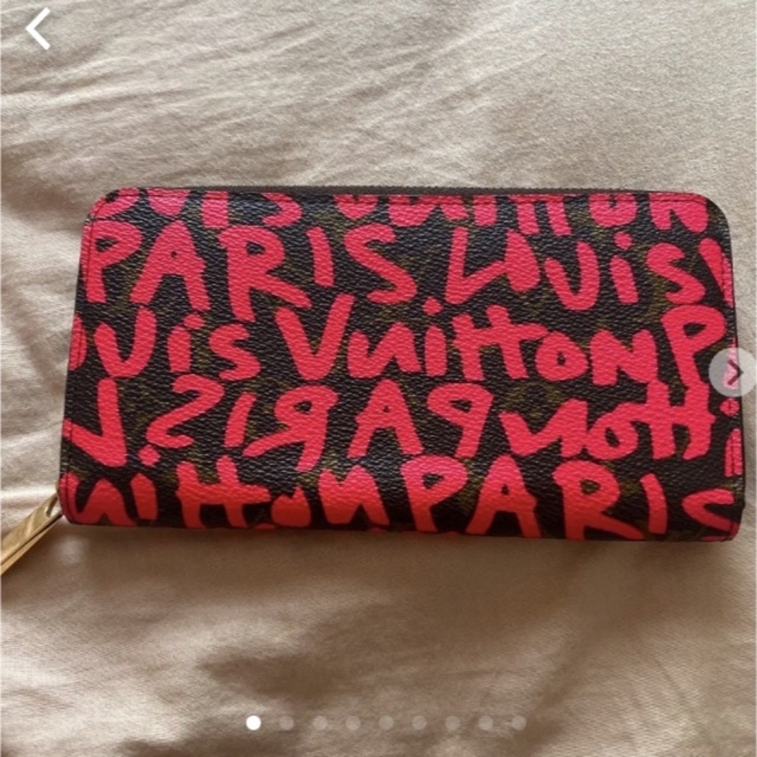 LOUIS VUITTON(ルイヴィトン)のルイヴィトングラフィティネオンピンク レディースのファッション小物(財布)の商品写真