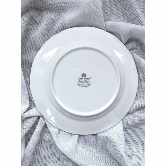 ROYAL ALBERT(ロイヤルアルバート)のロイヤルアルバート　　レディー カーライル インテリア/住まい/日用品のキッチン/食器(食器)の商品写真