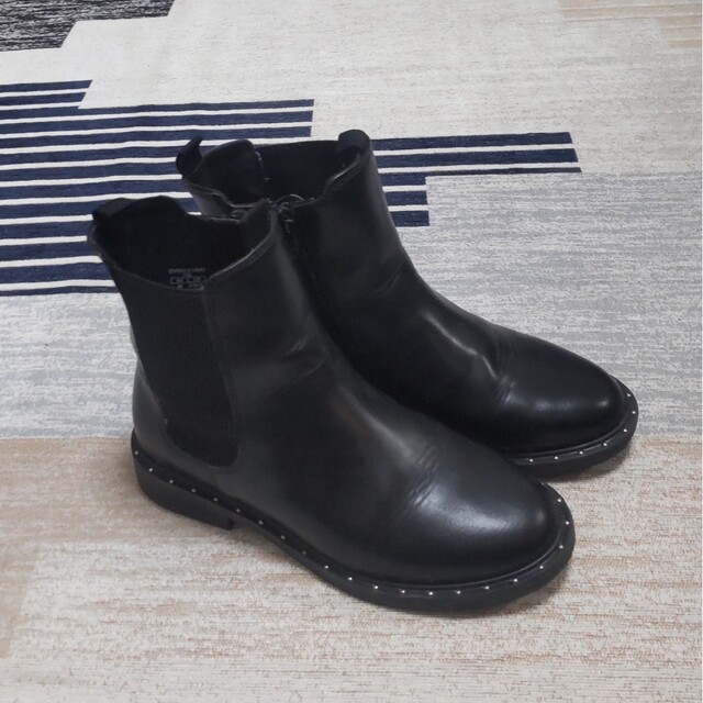 ZARA(ザラ)のZARA　スタッズサイドゴアブーツ　34 キッズ/ベビー/マタニティのキッズ靴/シューズ(15cm~)(ブーツ)の商品写真