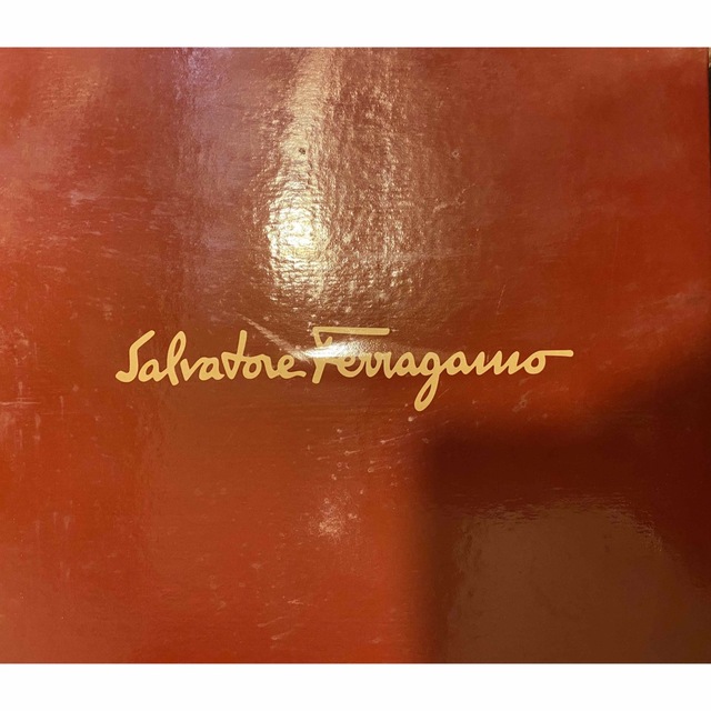 Salvatore Ferragamo(サルヴァトーレフェラガモ)のフェラガモ　ベージュ&フューシャピンクショートブーツ(実家保管品) レディースの靴/シューズ(ブーツ)の商品写真