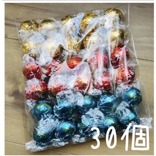 Lindt(リンツ)のリンツリンドール＊ミルク、ホワイト、ソルティーキャラメル 食品/飲料/酒の食品(菓子/デザート)の商品写真