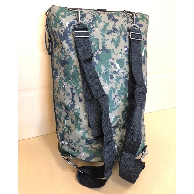 新品未使用　送料無料　男女兼用リュックサック　ショルダーバッグ　グリーン迷彩 メンズのバッグ(ショルダーバッグ)の商品写真