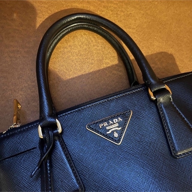 PRADA(プラダ)のPRADA プラダ ガレリア ブラック 2WAY レディースのバッグ(ハンドバッグ)の商品写真