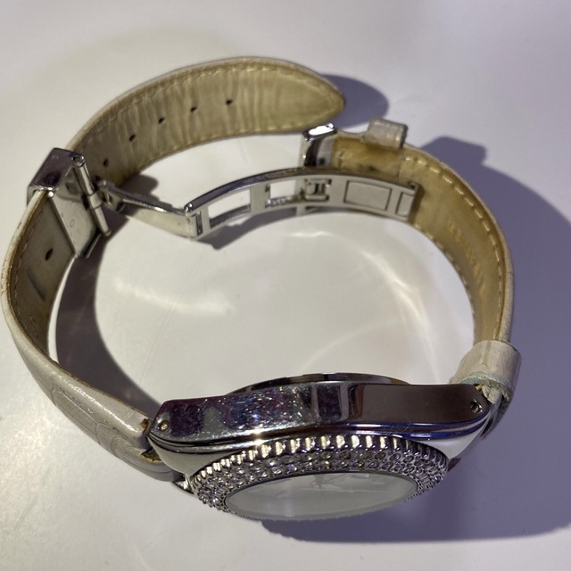 GUESS(ゲス)の値下げ/ゲスGUESSレディース時計電池交換済 レディースのファッション小物(腕時計)の商品写真