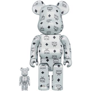 ベアブリック(BE@RBRICK)の【新品未開封】BE@RBRICK MCM WHITE CHROME100%400(その他)