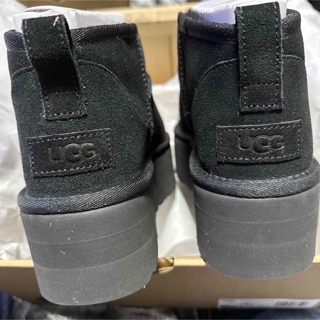 UGG(アグ)のUGG クラシック ウルトラ ミニ プラットフォーム 厚底 厚底ブーツ レディースの靴/シューズ(ブーツ)の商品写真