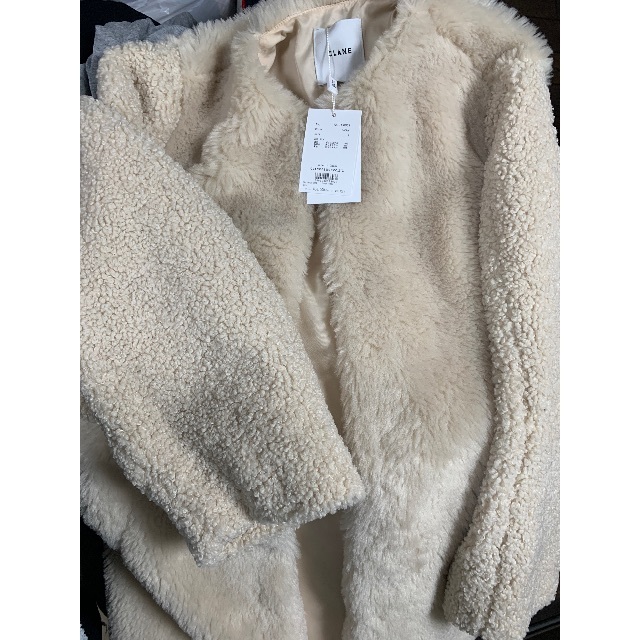 CLANE(クラネ)のCLANE   新品　MIX FUR COCOON COAT   レディースのジャケット/アウター(ロングコート)の商品写真