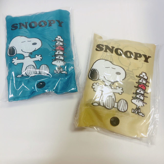 SNOOPY(スヌーピー)の【新品】 スヌーピー　ファミリーキャラクター　ポーチ付き エコバッグ2色セット レディースのバッグ(エコバッグ)の商品写真