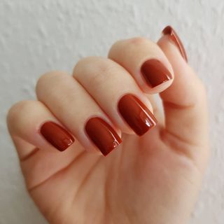 エッシー(Essie)の【新品・匿名配送】essie nail polish 赤茶 レンガカラー(マニキュア)