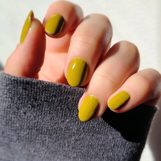 エッシー(Essie)の【新品・匿名配送】essie nail yellow lime color(マニキュア)